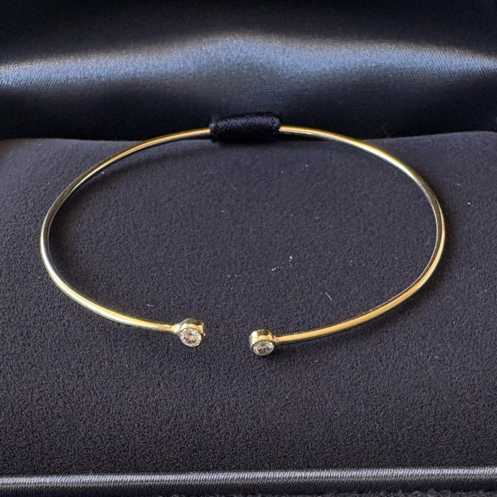 Tiffany diamond hoop bracelet single row yellow gold